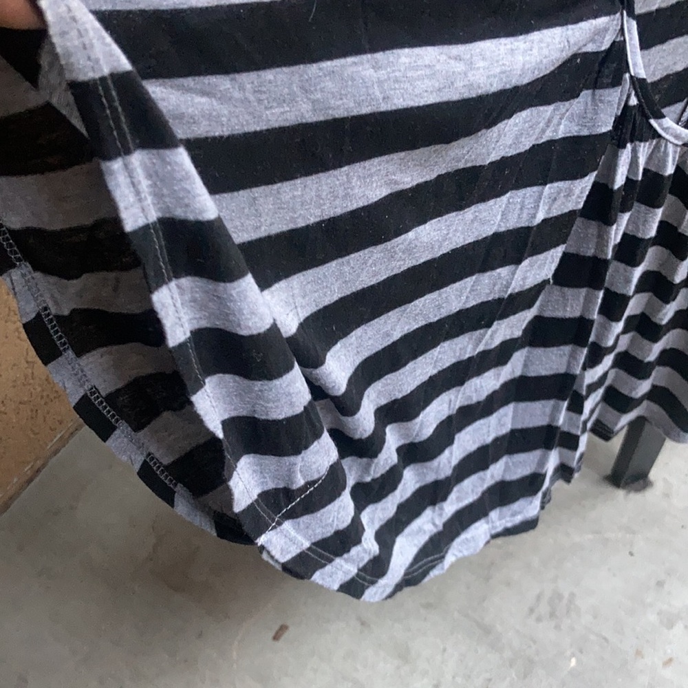 Crop top - Picture 2 of 2